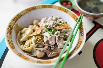 Discover the Flavors of Singapore with Taihwa Noodles: The Perfect Choice for Food-Loving Travelers